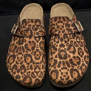 Universal Thread Leopard Print Slip-On Mules in Brown and Black